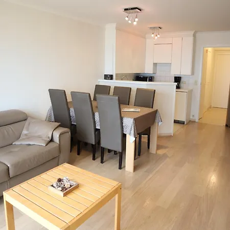 In Near The Beach, Cleaning Included * Nieuwpoort